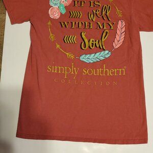 Simply Southern Women's Red/Burgundy Short Sleeve T-Shirt - Size Small